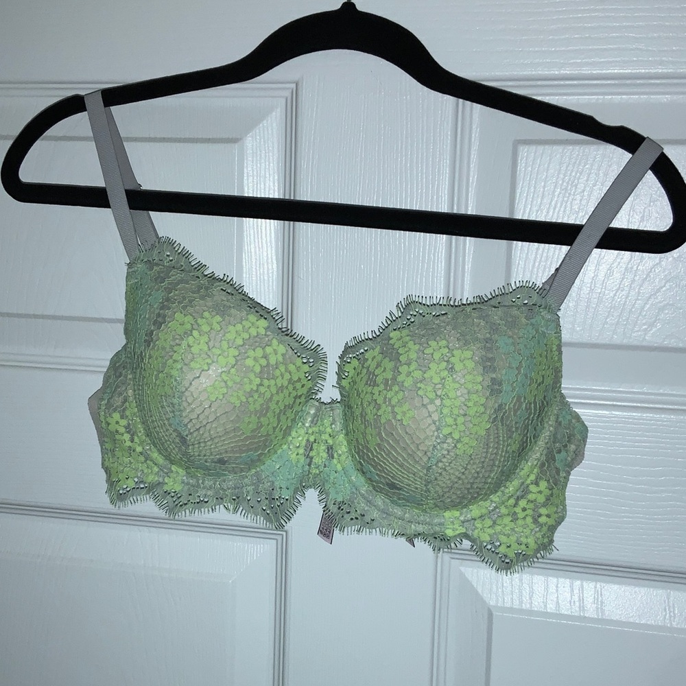 NWOT Victoria’s Secret Dream Angels Lined Demi 34D